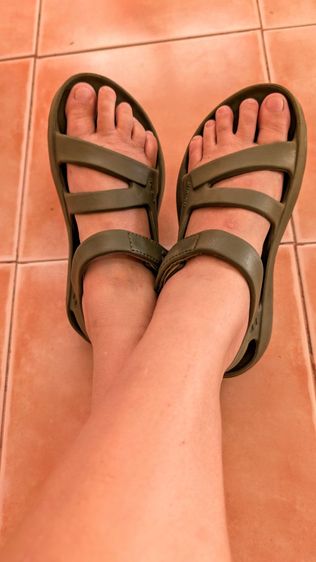 รองเท้าVingรุ่นคีรีออนแท้พร้อมกล่องจากช๊อปโรบินสัน ไม่มีเวลาวิ่งขออนุญาตปล่อยต่อค่ะ สภาพไม่มีตำหนิเหมาะกับเท้าไซร์38นะคะความยาวรองเท้า24ซม. สนใจสอบถามเพิ่มเติมได้ค่ะ รูปที่ 6