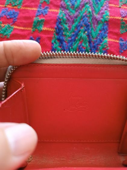 กระเป๋าใส่เหรียญ Christian Louboutin มือสองของแท้ รูปที่ 12