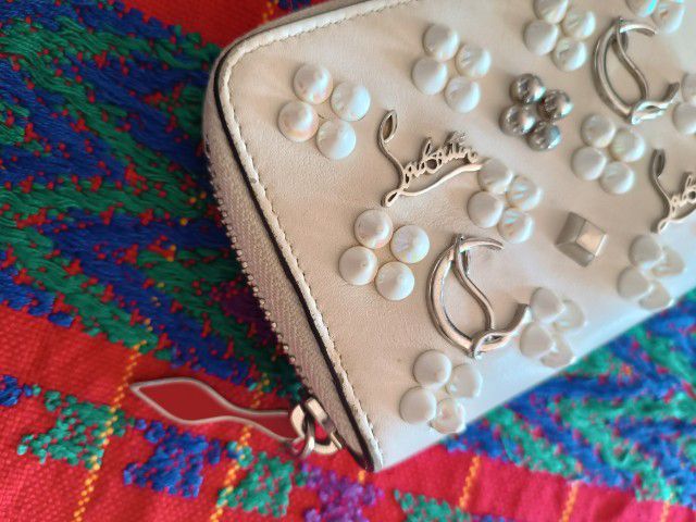 กระเป๋าใส่เหรียญ Christian Louboutin มือสองของแท้ รูปที่ 6