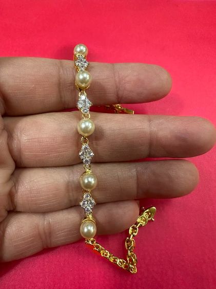 ข้อมือไข่มุก