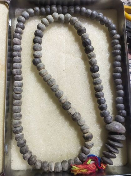 ประคำพระพุทธเจ้าตรึงไตรภพ เนื้อผงจินดามณี ๑๐๘ เม็ด หลวงปู่บุญ วัดกลางบางแก้ว 