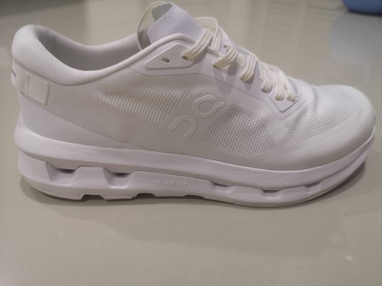 ขายรองเท้า on cloud รุ่น cloudzone (มือสอง)  แท้ รูปที่ 4