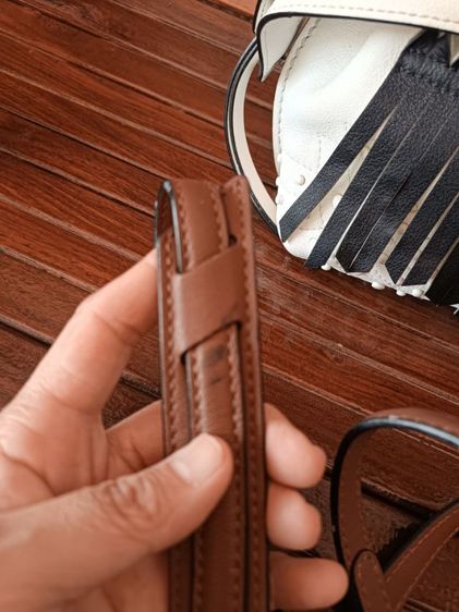 กระเป๋าแบรนด์ TOD'S มือสองของแท้น่ารักมาก รูปที่ 7