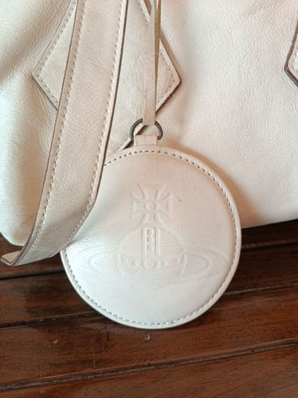 กระเป๋าแบรนด์ Vivienne Westwood มือสองของแท้ รูปที่ 3