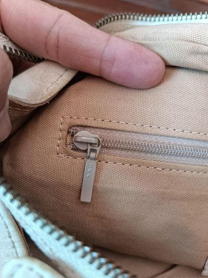 กระเป๋าแบรนด์ Vivienne Westwood มือสองของแท้ รูปที่ 10