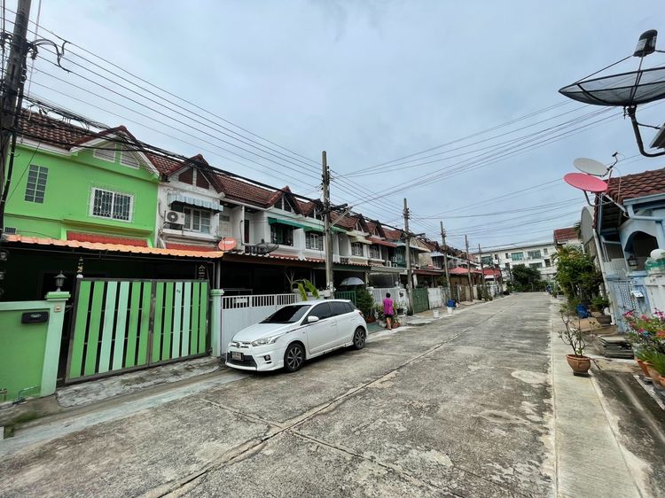 มีบางส่วน ขายทาวน์เฮ้าส์ 2 ชั้น สวนผัก วิลเลจ ทำเลดี เดินทางสะดวก ตลิ่งชัน รูปที่ 3