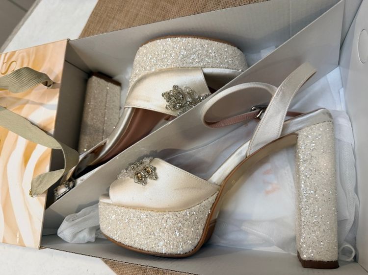 รองเท้า รูปที่ 8