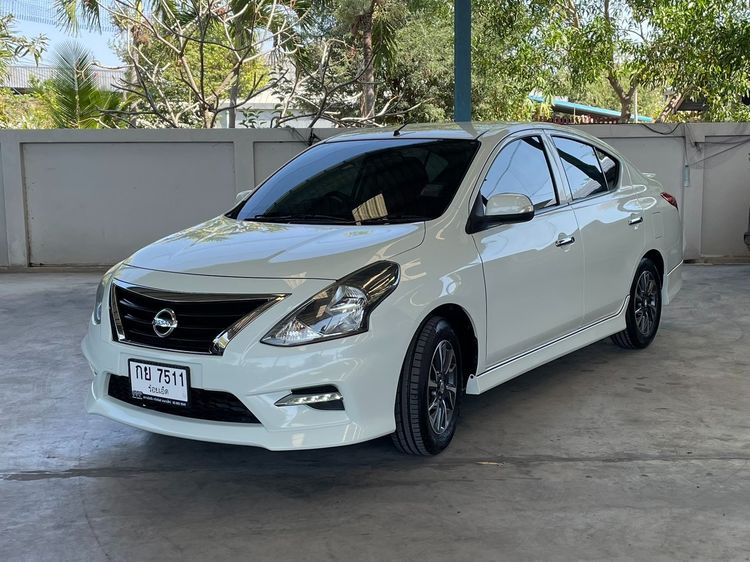 รถ Nissan Almera 1.2 E Sportech สี ขาว