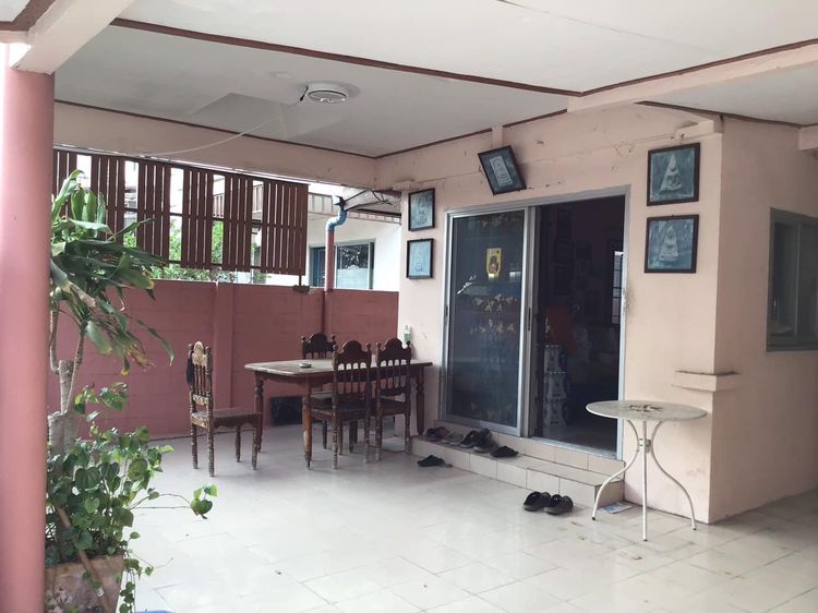 มีบางส่วน V า ย  ทาวน์โฮม 2 ชั้น 42 ตร.ว ตกแต่ง ต่อเติมเต็ม ติดวัดธรรมกาย ใกล้ถนนใหญ่ สภาพพร้อมอยู่ รูปที่ 2