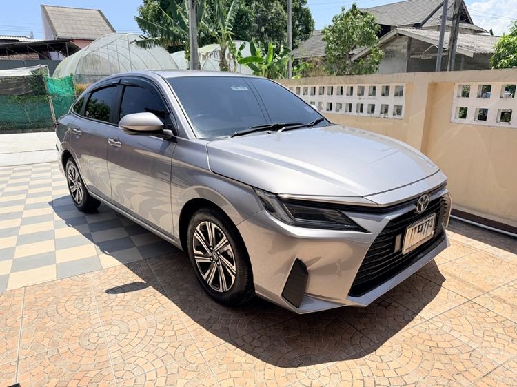 Toyota Yaris ATIV 2023 1.2 Smart Sedan เบนซิน ไม่ติดแก๊ส เกียร์อัตโนมัติ เทา รูปที่ 3