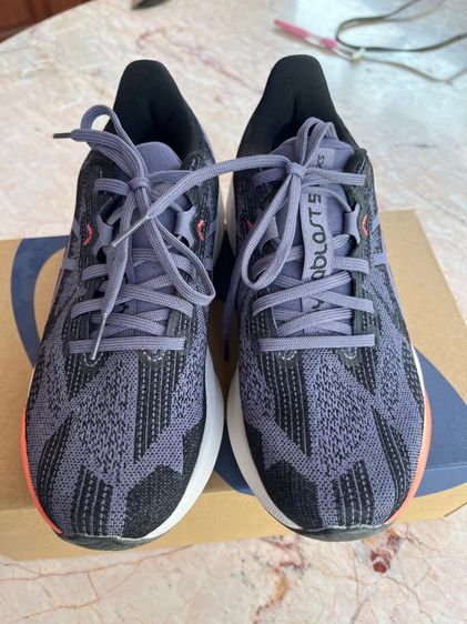 รองเท้าผ้าใบ ASICS