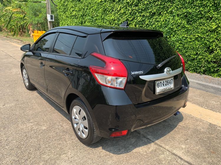Toyota Yaris 2017 1.2 E Sedan เบนซิน ไม่ติดแก๊ส เกียร์อัตโนมัติ ดำ รูปที่ 4
