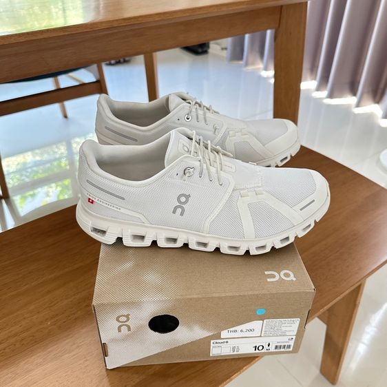 ขาว อื่นๆ รองเท้าผ้าใบ UK 9.5 | EU 44 | US 10 On Running รุ่น Cloud 6 สี White มือสอง