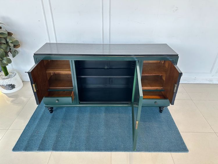 ตู้วางทีวี สไตล์วินเทจ 1 บานเปิดกระจก ชั้นไม้จริง 2 บานเปิดทึบ 2 ลิ้นชัก โครงขาไม้จริง มือจับอลูมิเนียม  รูปที่ 9