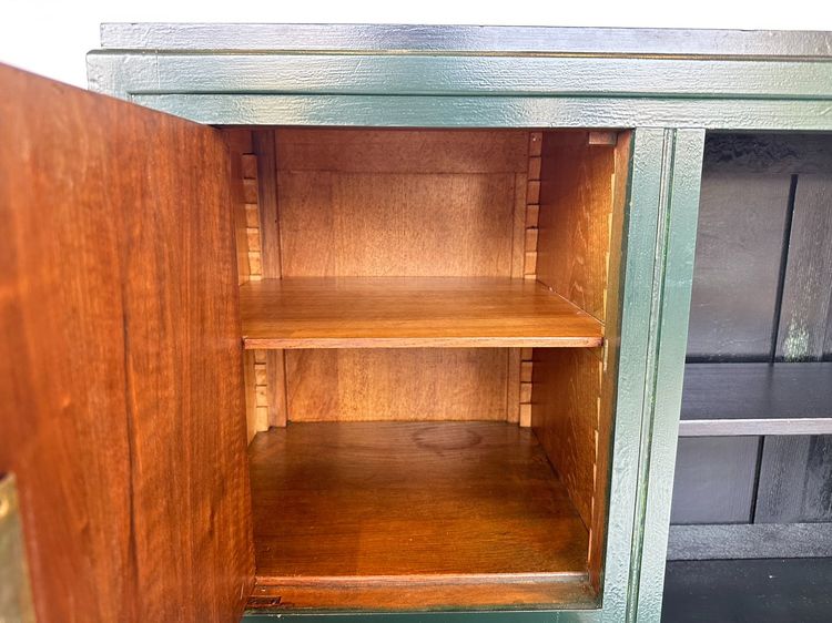 ตู้วางทีวี สไตล์วินเทจ 1 บานเปิดกระจก ชั้นไม้จริง 2 บานเปิดทึบ 2 ลิ้นชัก โครงขาไม้จริง มือจับอลูมิเนียม  รูปที่ 10