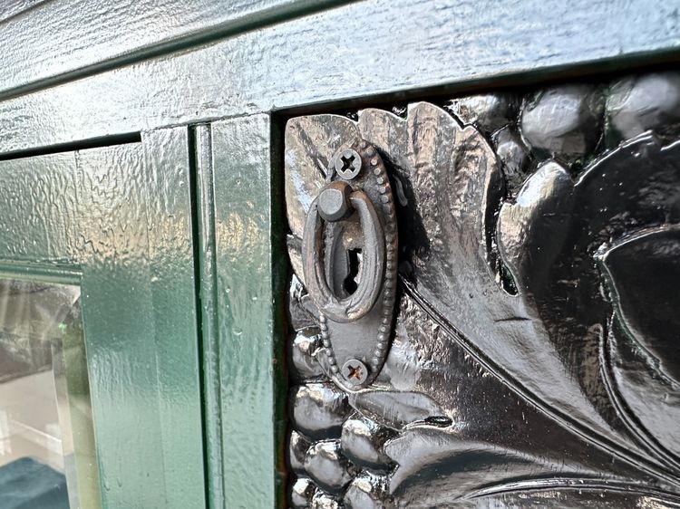 ตู้วางทีวี สไตล์วินเทจ 1 บานเปิดกระจก ชั้นไม้จริง 2 บานเปิดทึบ 2 ลิ้นชัก โครงขาไม้จริง มือจับอลูมิเนียม  รูปที่ 18