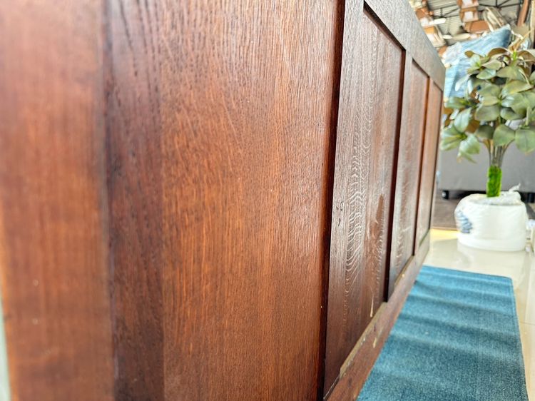 ตู้วางทีวี สไตล์วินเทจ 1 บานเปิดกระจก ชั้นไม้จริง 2 บานเปิดทึบ 2 ลิ้นชัก โครงขาไม้จริง มือจับอลูมิเนียม  รูปที่ 6