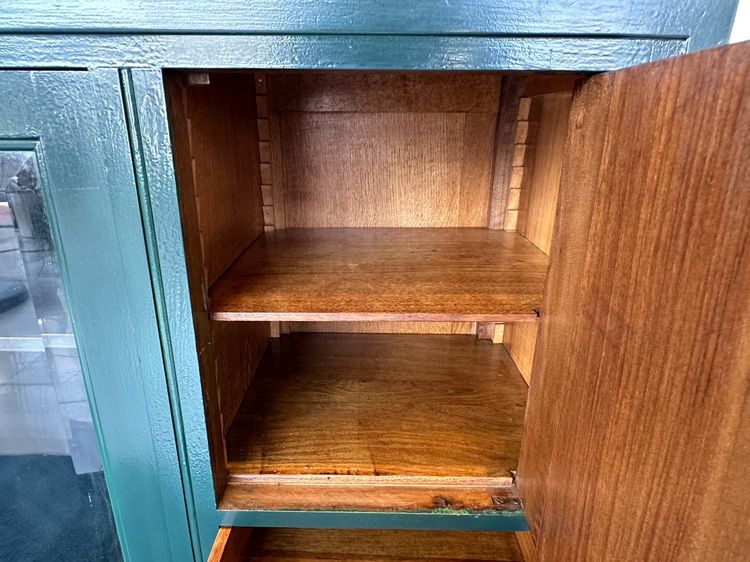 ตู้วางทีวี สไตล์วินเทจ 1 บานเปิดกระจก ชั้นไม้จริง 2 บานเปิดทึบ 2 ลิ้นชัก โครงขาไม้จริง มือจับอลูมิเนียม  รูปที่ 15