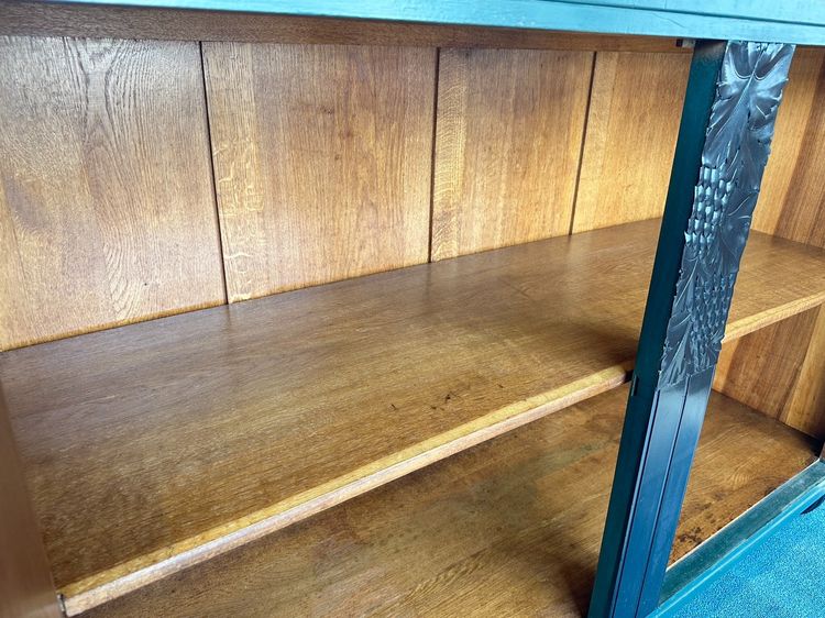 ตู้คอนโซล สไตล์วินเทจ 2 บานเปิด ชั้นวางไม้จริง โครงขาไม้จริง ขากลึงกลม สีเขียวด มือจับทองเหลือง รูปที่ 12