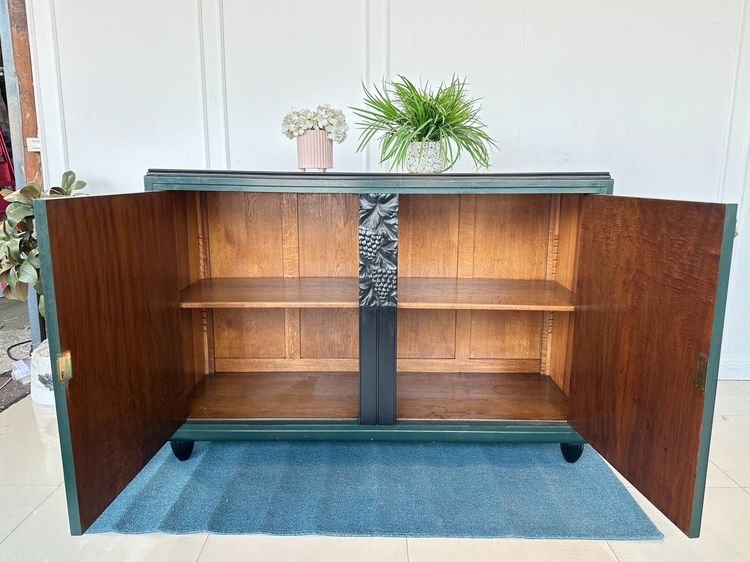 ตู้คอนโซล สไตล์วินเทจ 2 บานเปิด ชั้นวางไม้จริง โครงขาไม้จริง ขากลึงกลม สีเขียวด มือจับทองเหลือง รูปที่ 11