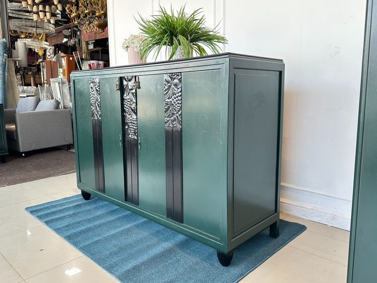 ตู้คอนโซล สไตล์วินเทจ 2 บานเปิด ชั้นวางไม้จริง โครงขาไม้จริง ขากลึงกลม สีเขียวด มือจับทองเหลือง รูปที่ 3