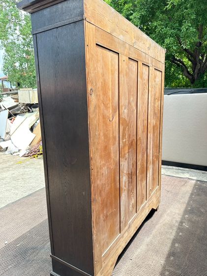 ตู้เก็บของ สไตล์วินเทจ 1 บานเปิดกระจกใส 2 บานทึบ โครงฐานไม้จริงสีน้ำตาล โครงติดลายแกะสลัก รูปที่ 5