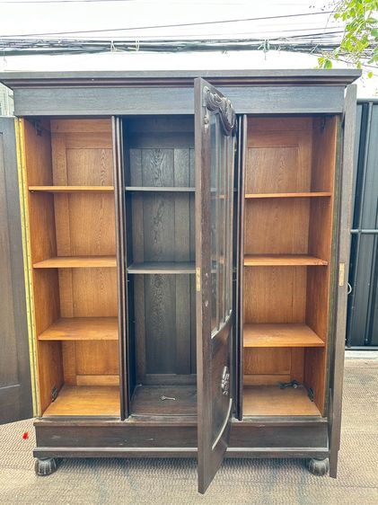 ตู้เก็บของ สไตล์วินเทจ 1 บานเปิดกระจกใส 2 บานทึบ โครงฐานไม้จริงสีน้ำตาล โครงติดลายแกะสลัก รูปที่ 6