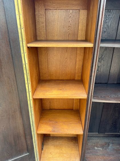 ตู้เก็บของ สไตล์วินเทจ 1 บานเปิดกระจกใส 2 บานทึบ โครงฐานไม้จริงสีน้ำตาล โครงติดลายแกะสลัก รูปที่ 7