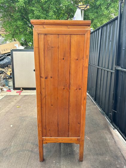 ตู้เก็บของสไตล์วินเทจ 4 บานเปิด ด้านในมี 4 ลิ้นชัก โครงขาไม้จริงทั้งตัวสีน้ำตาล หน้าบานมีลายดิกไม้สไตล์จีน รูปที่ 4