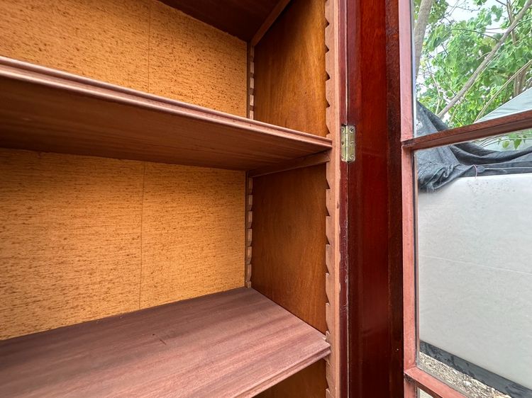 ตู้โชว์ สไตล์วินเทจ 2 บานเปิดกระจก 2 บานเปิดทึบ 5 ลิ้นชัก ชั้นปรับระดับได้ โครงฐานไม้จริงผสมไม้อัด แยกบน-ล่างได้ รูปที่ 12