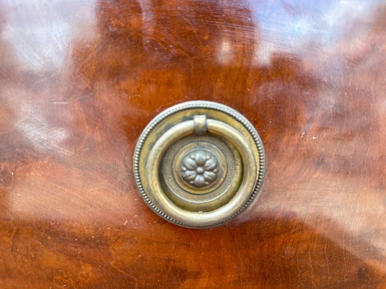 ตู้โชว์ สไตล์วินเทจ 2 บานเปิดกระจก 2 บานเปิดทึบ 5 ลิ้นชัก ชั้นปรับระดับได้ โครงฐานไม้จริงผสมไม้อัด แยกบน-ล่างได้ รูปที่ 14