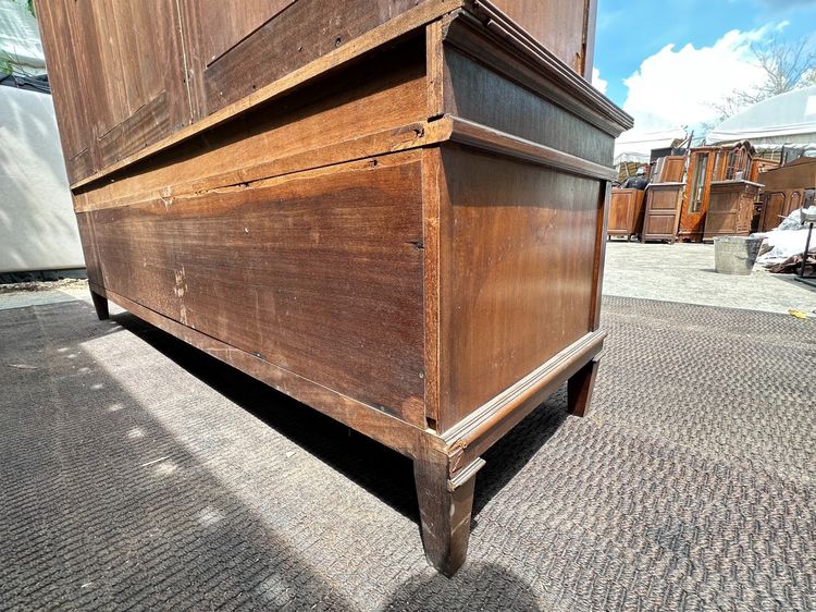 ตู้โชว์ สไตล์วินเทจ 2 บานเปิดกระจก 2 บานเปิดทึบ 5 ลิ้นชัก ชั้นปรับระดับได้ โครงฐานไม้จริงผสมไม้อัด แยกบน-ล่างได้ รูปที่ 6