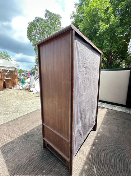 ตู้วางทีวี สไตล์วินเทจ 4 บานเปิด บานพับได้ ด้านบนมี 1 บานเลื่อน ด้านหลังขึงผ้าสีดำ โครงฐานไม้จริง สีน้ำตาล  รูปที่ 5