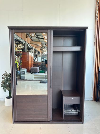 ตู้เสื้อผ้า 2 บานเลื่อน หน้าบานกระจกเงา แบรนด์ KONCEPT   รูปที่ 8