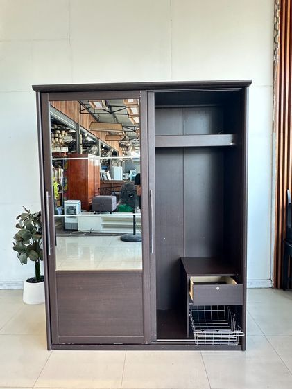 ตู้เสื้อผ้า 2 บานเลื่อน หน้าบานกระจกเงา แบรนด์ KONCEPT   รูปที่ 12