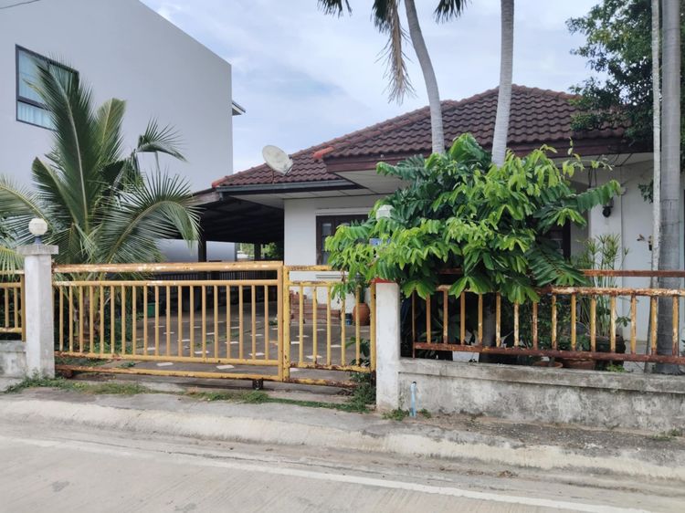 อื่นๆ มีบางส่วน 2010 บ้านเดี่ยว 2 ห้องนอน หมู่บ้าน ศุภาการ ปราณบุรี ประจวบคีรีขันธ์ พื้นที่ 51.2 ตร.ว. (เจ้าของขายเอง)