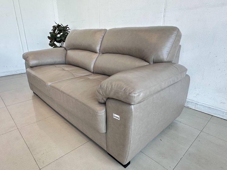 โซฟา 2 ที่นั่ง เบาะหนังแท้ผิวสัมผัสสีเทา เบาะดึงดุม โครงขาไม้จริง รูปที่ 4