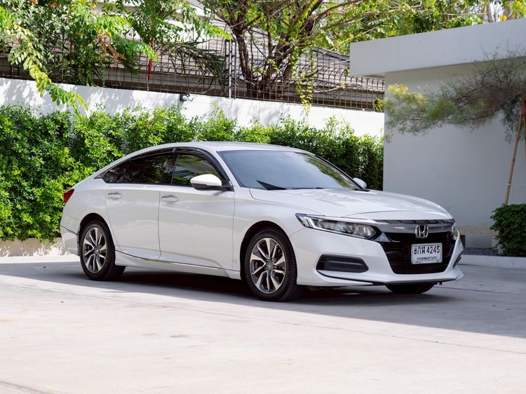 รถ Honda Accord 1.5 Turbo EL สี ขาว