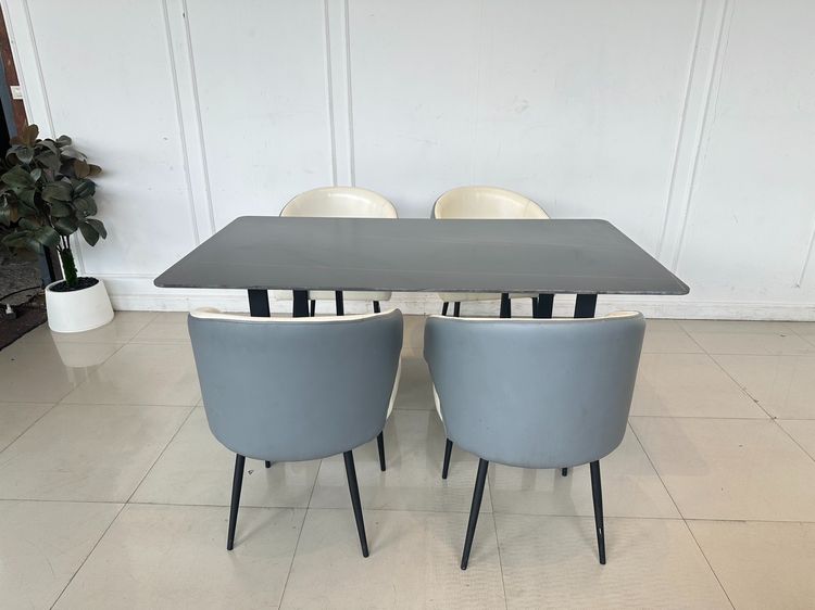 อื่นๆ ไม้ อื่นๆ ชุดโต๊ะทานอาหาร 4 ที่นั่ง ท็อปหินสีดำ โครงขาเหล็ก พร้อมเก้าอี้