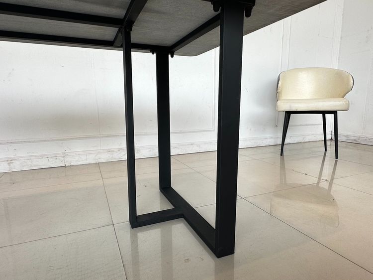 ชุดโต๊ะทานอาหาร 4 ที่นั่ง ท็อปหินสีดำ โครงขาเหล็ก พร้อมเก้าอี้ รูปที่ 8