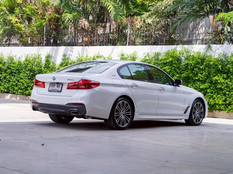 BMW Series 5 2019 530e Sedan ปลั๊กอินไฮบริด (PHEV) ไม่ติดแก๊ส เกียร์อัตโนมัติ ขาว รูปที่ 4
