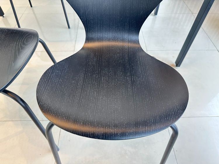 ชุดโต๊ะทานอาหาร 4 ที่นั่ง โต๊ะท็อปไม้อัด ปิดผิวลายไม้สีเทา โครงขาเหล็กสีดำ พร้อมเก้าอี้ รูปที่ 14