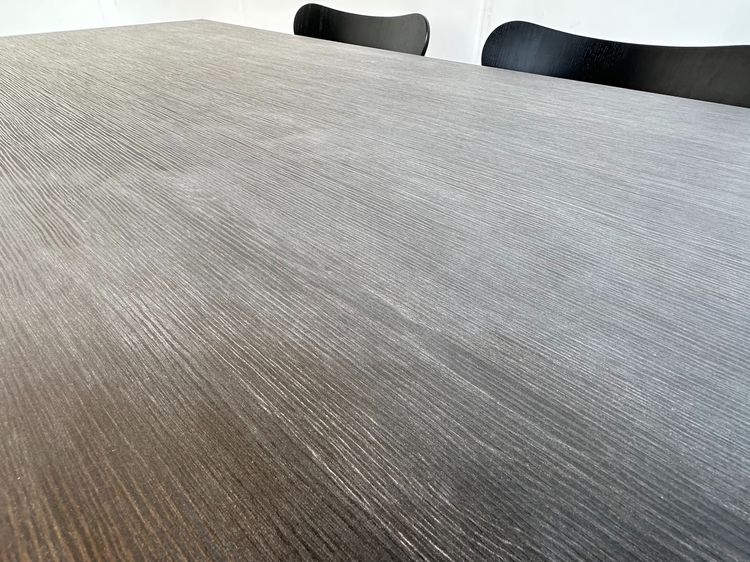 ชุดโต๊ะทานอาหาร 4 ที่นั่ง โต๊ะท็อปไม้อัด ปิดผิวลายไม้สีเทา โครงขาเหล็กสีดำ พร้อมเก้าอี้ รูปที่ 6