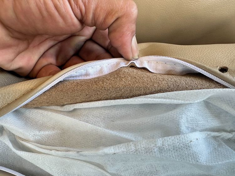 โซฟา 2 ที่นั่ง แบรนด์ AUTHENTIC EST 2013 เบาะหนังแท้ผิวสัมผัส รูปที่ 13