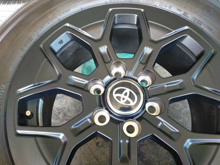 แม็กโตโยต้า ขอบ18  สีเดิม พร้อมยางดันลอปป้ายแดง 256 60 18 ปี25 ยางสวยทุกเส้นตามรูปใส่ revo vigo fortuner รูปที่ 6