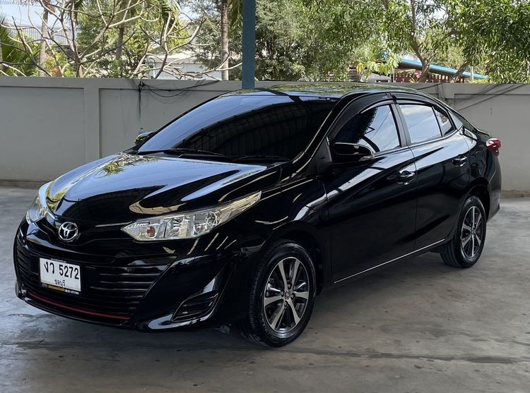 Toyota Yaris ATIV รุ่น 1.2 Mid สีดำ AT ปี 2019