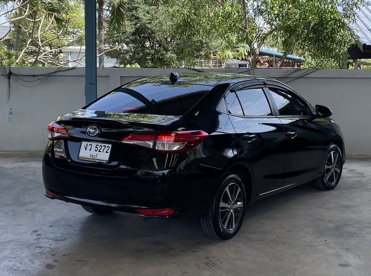 Toyota Yaris ATIV 2019 1.2 Mid Sedan เบนซิน ไม่ติดแก๊ส เกียร์อัตโนมัติ ดำ รูปที่ 4