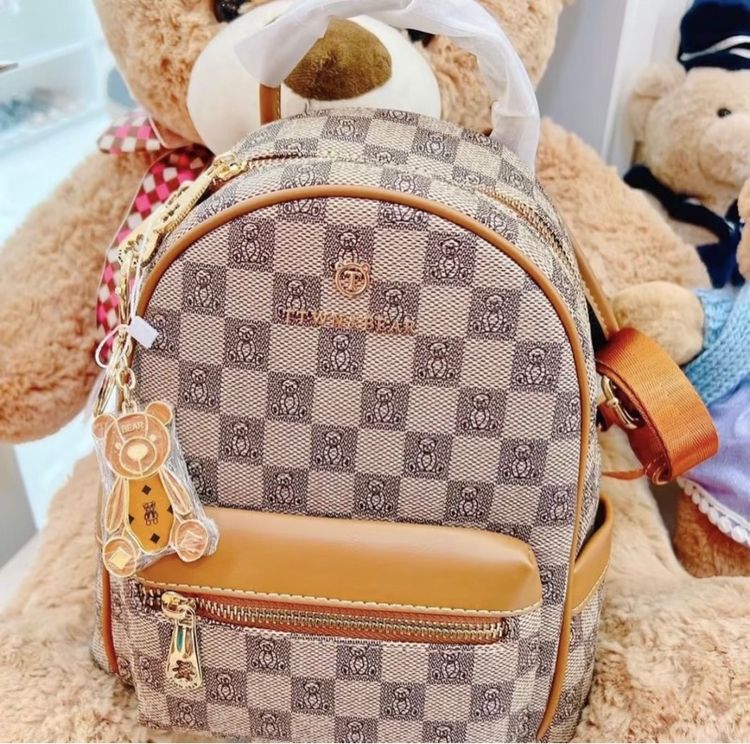 หญิง อื่นๆ อื่นๆ กระเป๋าหมี แบรนด์แท้ TTWN BEAR ทรงเป้ 10 นิ้ว หมีตารางน้ำตาลไซร์ M พร้อมส่ง  ไม่มีตำหนิ สภาพการใช้งานน้อย 