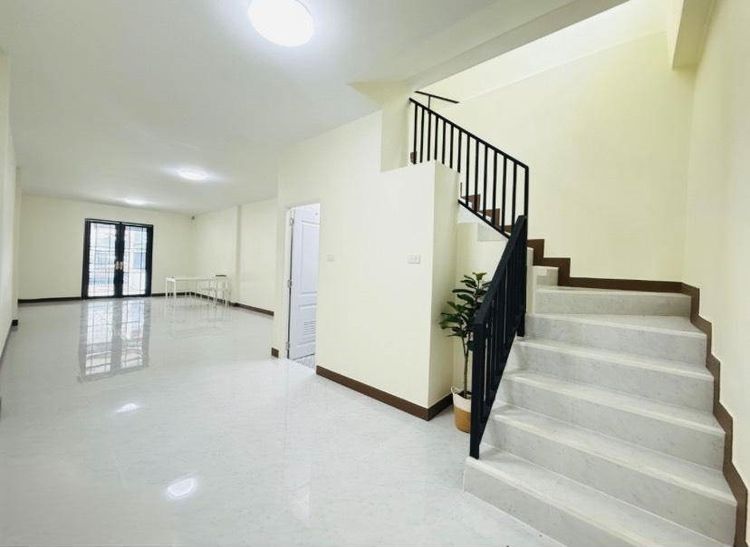 มีบางส่วน 2025  ให้เช่า ทาวน์เฮ้าส์ 2 ชั้นสร้างใหม่ ใกล้ BTS เพชรเกษม 48 ทำเลดี เดินทางสะดวก มีเฟอร์นิเจอร์ราคา 16,000 บาท รูปที่ 4