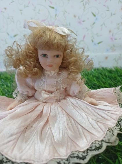 ตุ๊กตาพอซเลน รูปที่ 2